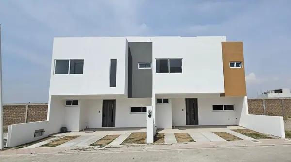 CASA EN VENTA CON ROOF GARDEN EN SAN FRNCISCO OCOTLÁN, CORONANGO.