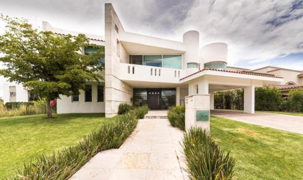 CASA EN VENTA EN EL CAMPANARIO,QUERÉTARO,QUERÉTARO