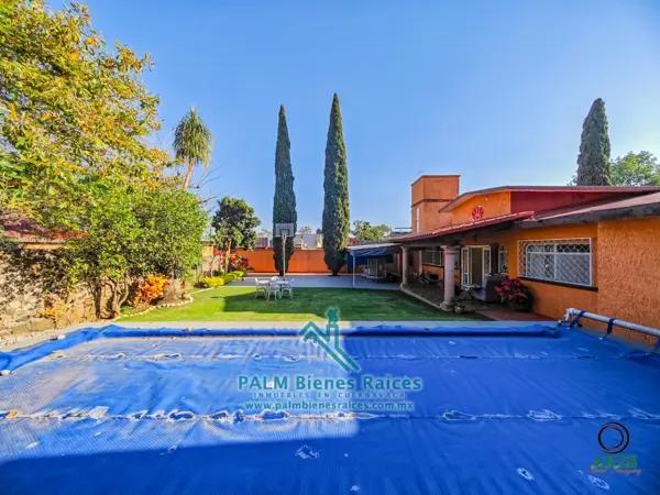 JUNTO A RANCHO CUERNAVACA - CASA 1 NIVEL - ALBERCA CLIMATIZADA - CESIÓN DE DERECHOS