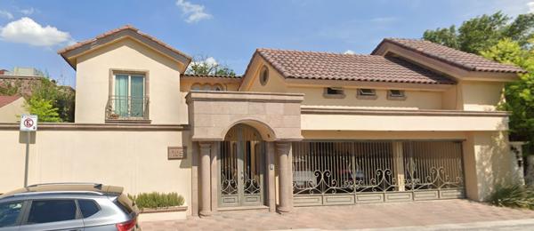 HERMOSA CASA AMPLIA PARA COMENZAR A CONJSTRUIR TUS SUEÑOS.
