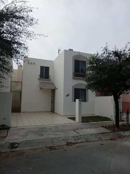 CASA EN RENTA EN JACARANDAS