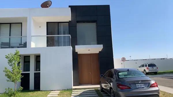 VENTA CASA EN PONTEVEDRA III JURIQUILLA