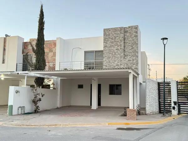Casa en venta en Col. Villa de las Palmas, Torreón, Coah.