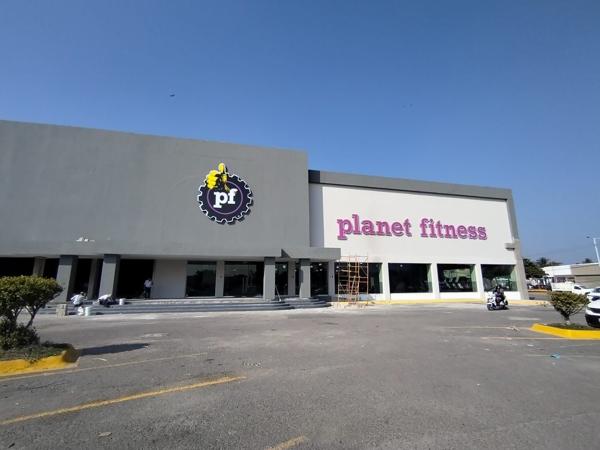 Alquiler de Bodega Comercial en Playa Linda, Veracruz, con Amplio Estacionamiento