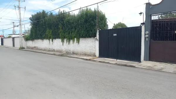 SE VENDE CASA CON TERRENO MUY AMPLIO EN CHIPILO