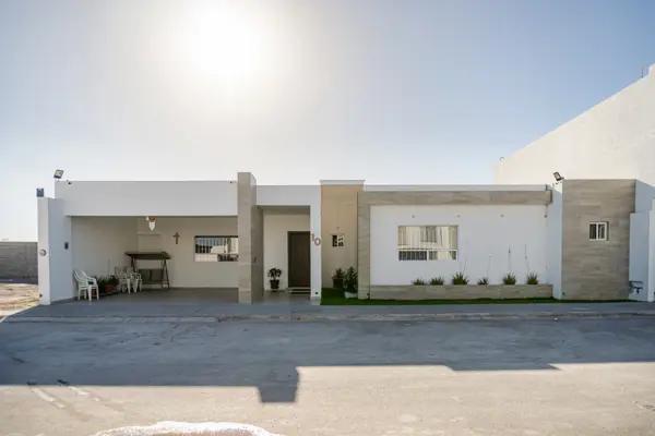 Venta Casa amplia de un nivel, área Viñedos