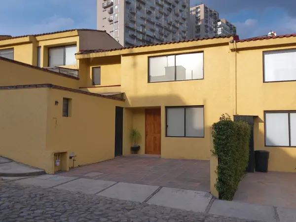 Casa en Privada Exclusiva en Contadero – Seguridad, Espacio y Tranquilidad