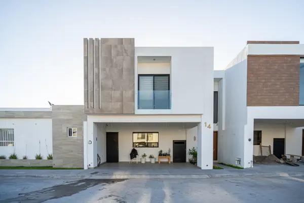 Venta Casa 4 Recamaras área Viñedos