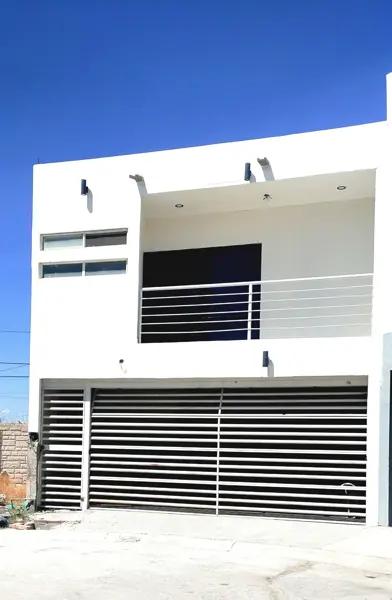 Casa en venta en comunidad cerrada en Los Cedros, Gómez Palacio