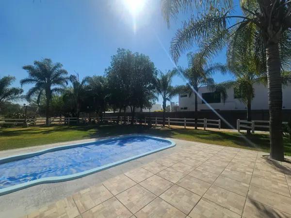 Casa campestre en venta con alberca en Hacienda de Valle Verde