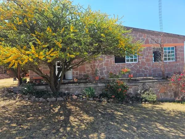 Linda casa campestre con 1442m2 de terreno en Huimilpan, Querétaro