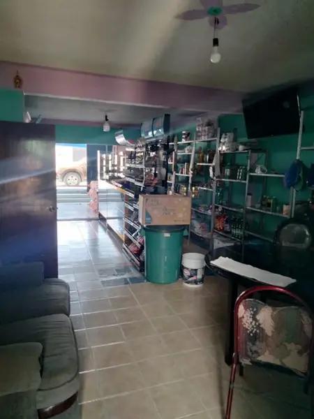 Casa con Local comercial en Manantiales San Juan del RIO