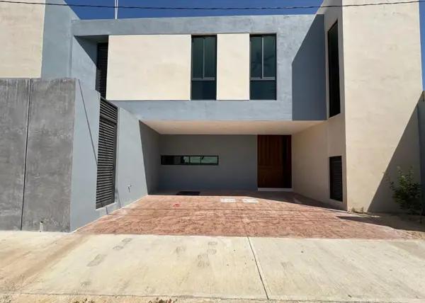 Hermosa casa de 2 pisos con 4 excelentes y comodos cuartos en la colonia México Oriente