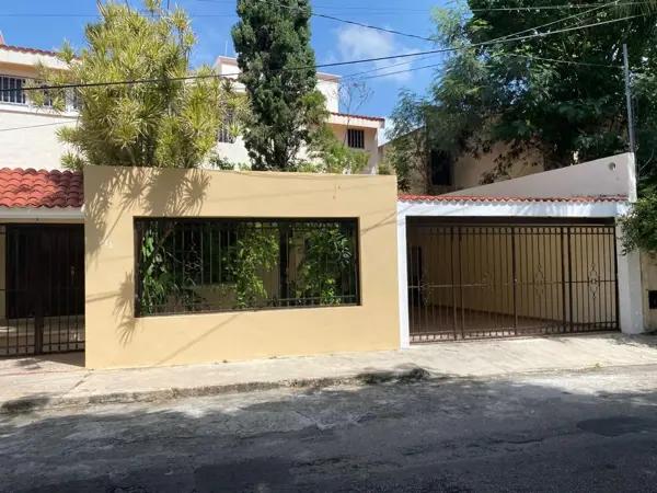 Gran casa de dos pisos con piscina excelente para descansar y relajarse
