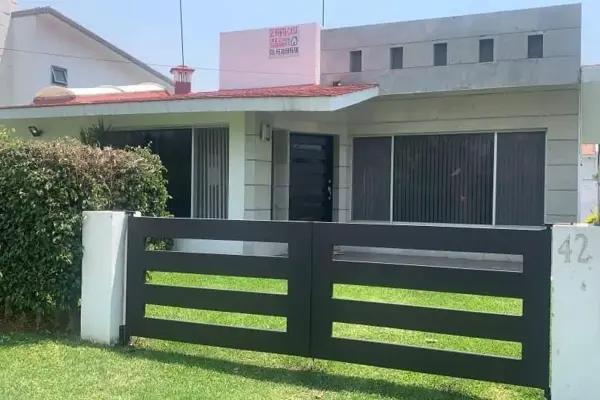 CASA EN LOMAS DE COCOYOC CON TODOS LOS SERVICIOS