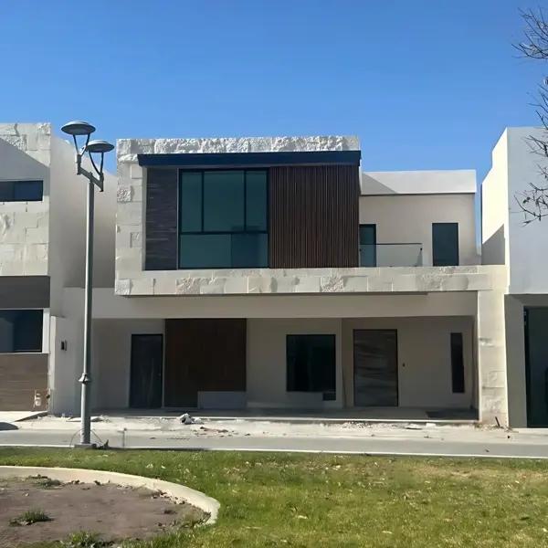 Casa en venta en Rincón de los Encinos, Saltillo, Coahuila de Zaragoza