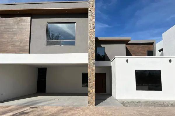 Casa en VENTA en Residencial La Joya