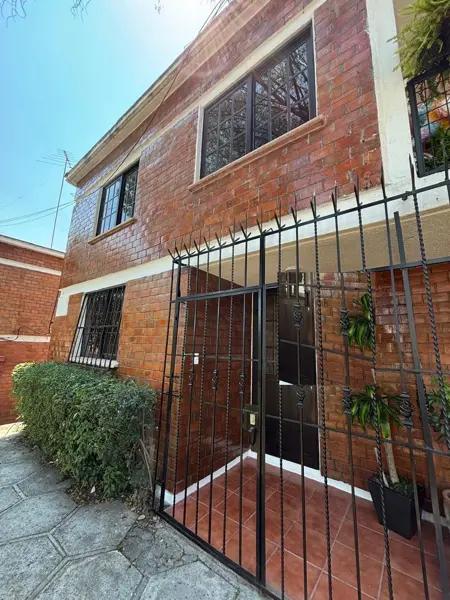 Casa En Venta U. Independencia Sn Jerónimo, 2 Rec, Estudio, 2 Baños, Remodelada