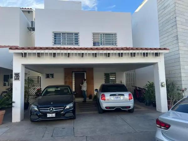 Exclusiva Residencia en Privada Diamante, Bonanza