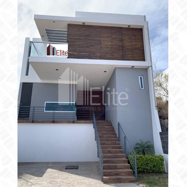 CASA EN VENTA EN CUMBRES DEL LAGO JURIQUILLA QUERÉTARO