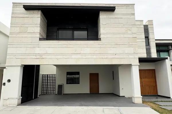 Casa en VENTA en Residencial La Escondida