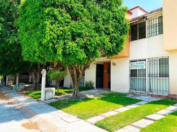 Casa en venta en Paseos de Xochitepec, Morelos.