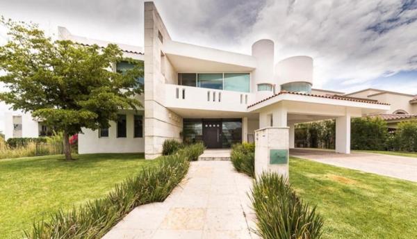 CASA EN VENTA EN EL CAMPANARIO,QUERÉTARO,QUERÉTARO