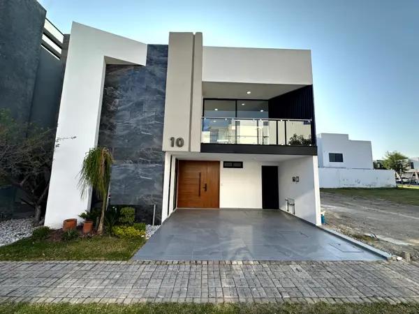 Casa en Venta Lomas de Angelópolis 4 recamaras