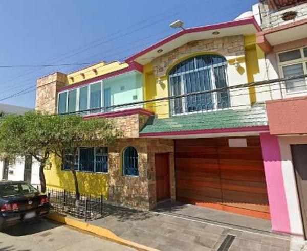 BONITA CASA A 3 CALLES DEL PARQUE CIUDAD DE LAS CANTERAS