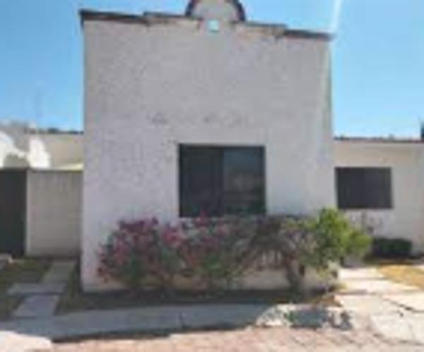 COMPRALE DIRECTO AL BANCO LA CASA DE ENTREGA INM EN EL PUEBLITO LINDO IRAPUATO GTO