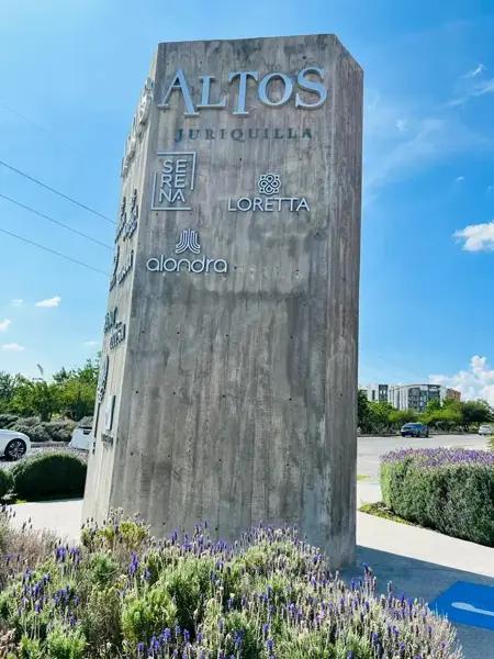 JURIQUILLA CASA SEMI NUEVA EN VENTA