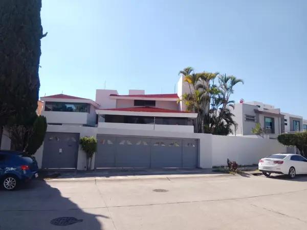 CASA EN VENTA BUGAMBILIAS 1 SECCION