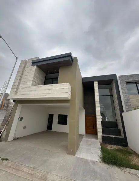 Casa en venta amplia e iluminada en cerrada con amenidades .