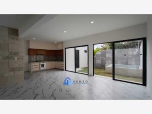 Casa en venta en Lomas de la Rioja, Alvarado, Veracruz de Ignacio de la Llave Casa en venta en Lomas de la Rioja, Alvarado, Veracruz de Ignacio de la Llave