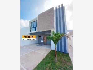 Casa en venta en Lomas de la Rioja, Alvarado, Veracruz de Ignacio de la Llave Casa en venta en Lomas de la Rioja, Alvarado, Veracruz de Ignacio de la Llave