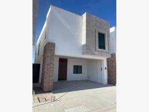 Casa en venta en La Rioja Residencial, Torreón, Coahuila de Zaragoza Casa en venta en La Rioja Residencial, Torreón, Coahuila de Zaragoza