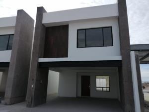 Casa en venta en Los Viñedos, Torreón, Coahuila de Zaragoza Casa en venta en Los Viñedos, Torreón, Coahuila de Zaragoza