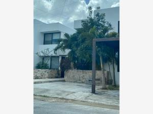Casa en renta en Emiliano Zapata Nte, Mérida, Yucatán Casa en renta en Emiliano Zapata Nte, Mérida, Yucatán