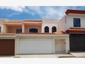 Casa en venta en Nuevo Culiacan, Culiacán, Sinaloa Casa en venta en Nuevo Culiacan, Culiacán, Sinaloa