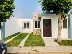Casa en venta en Jardines de Dos Bocas, Medellín de Bravo, Veracruz de Ignacio de la Llave Casa en venta en Jardines de Dos Bocas, Medellín de Bravo, Veracruz de Ignacio de la Llave