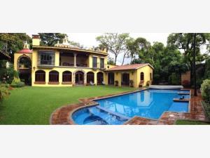 Casa en venta en Acapatzingo, Cuernavaca, Morelos Casa en venta en Acapatzingo, Cuernavaca, Morelos