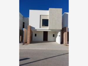 Casa en venta en La Rioja Residencial, Torreón, Coahuila de Zaragoza Casa en venta en La Rioja Residencial, Torreón, Coahuila de Zaragoza