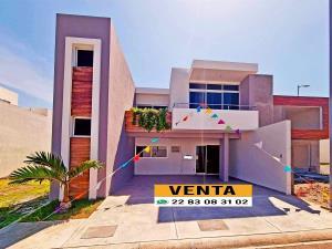 Casa en venta en Lomas de la Rioja, Alvarado, Veracruz de Ignacio de la Llave Casa en venta en Lomas de la Rioja, Alvarado, Veracruz de Ignacio de la Llave