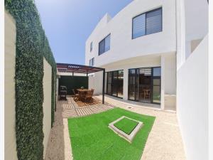 Casa en venta en Playa del Carmen, Solidaridad, Quintana Roo Casa en venta en Playa del Carmen, Solidaridad, Quintana Roo