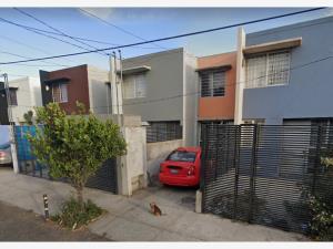 Casa en remate en Lomas de Zapopan, Zapopan, Jalisco Casa en remate en Lomas de Zapopan, Zapopan, Jalisco