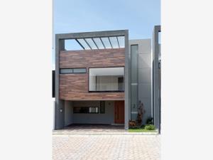 Casa en venta en Lomas de Angelópolis, San Andrés Cholula, Puebla Casa en venta en Lomas de Angelópolis, San Andrés Cholula, Puebla