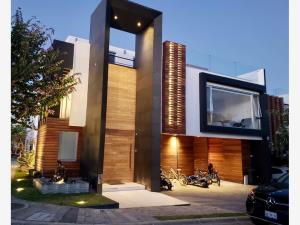 Casa en venta en Lomas de Angelópolis, San Andrés Cholula, Puebla Casa en venta en Lomas de Angelópolis, San Andrés Cholula, Puebla