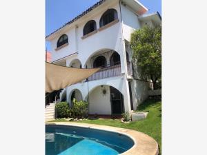 Casa en venta en Club de Golf Santa Fe, Xochitepec, Morelos Casa en venta en Club de Golf Santa Fe, Xochitepec, Morelos