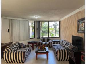 Casa en venta en Ciudad Satelite, Naucalpan de Juárez, México Casa en venta en Ciudad Satelite, Naucalpan de Juárez, México