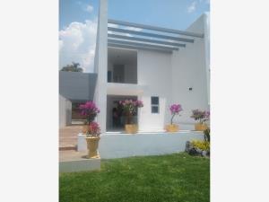 Casa en venta en Ocotepec, Cuernavaca, Morelos Casa en venta en Ocotepec, Cuernavaca, Morelos